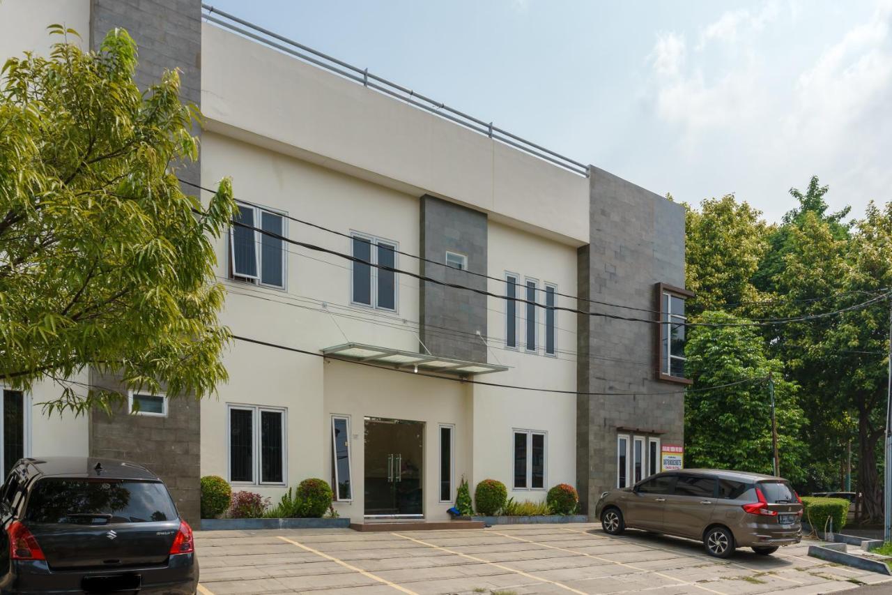 Dago Suites Syariah Cikarang Mitra Reddoorz بيكاسي المظهر الخارجي الصورة